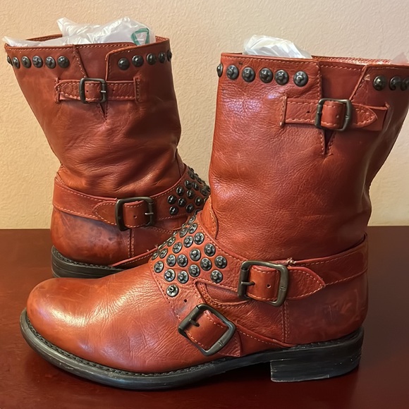 Frye Jenna Reddish Brown Color Studded Boots - Picture 6 of 11